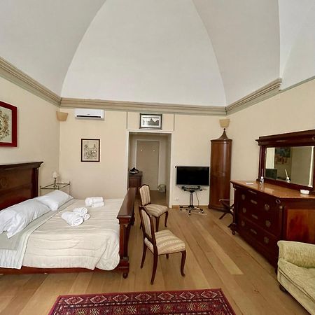 4 Balconi Rooms- Dimora Arditi B&B Lecce Exteriör bild