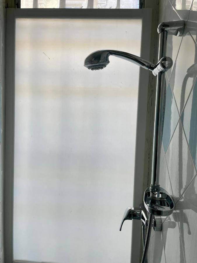 4 Balconi Rooms- Dimora Arditi B&B Lecce Exteriör bild