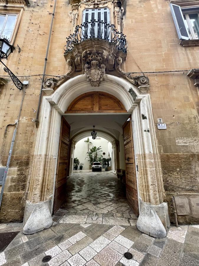 4 Balconi Rooms- Dimora Arditi B&B Lecce Exteriör bild