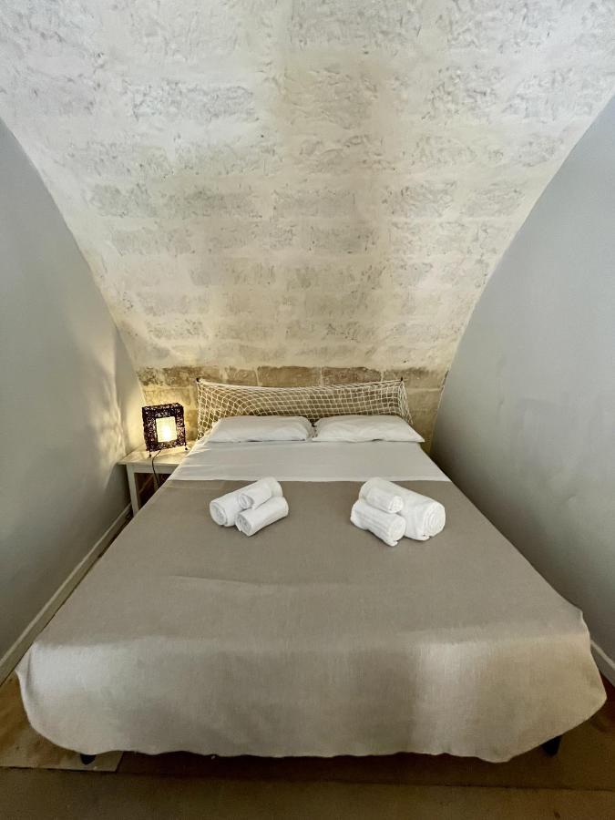 4 Balconi Rooms- Dimora Arditi B&B Lecce Exteriör bild