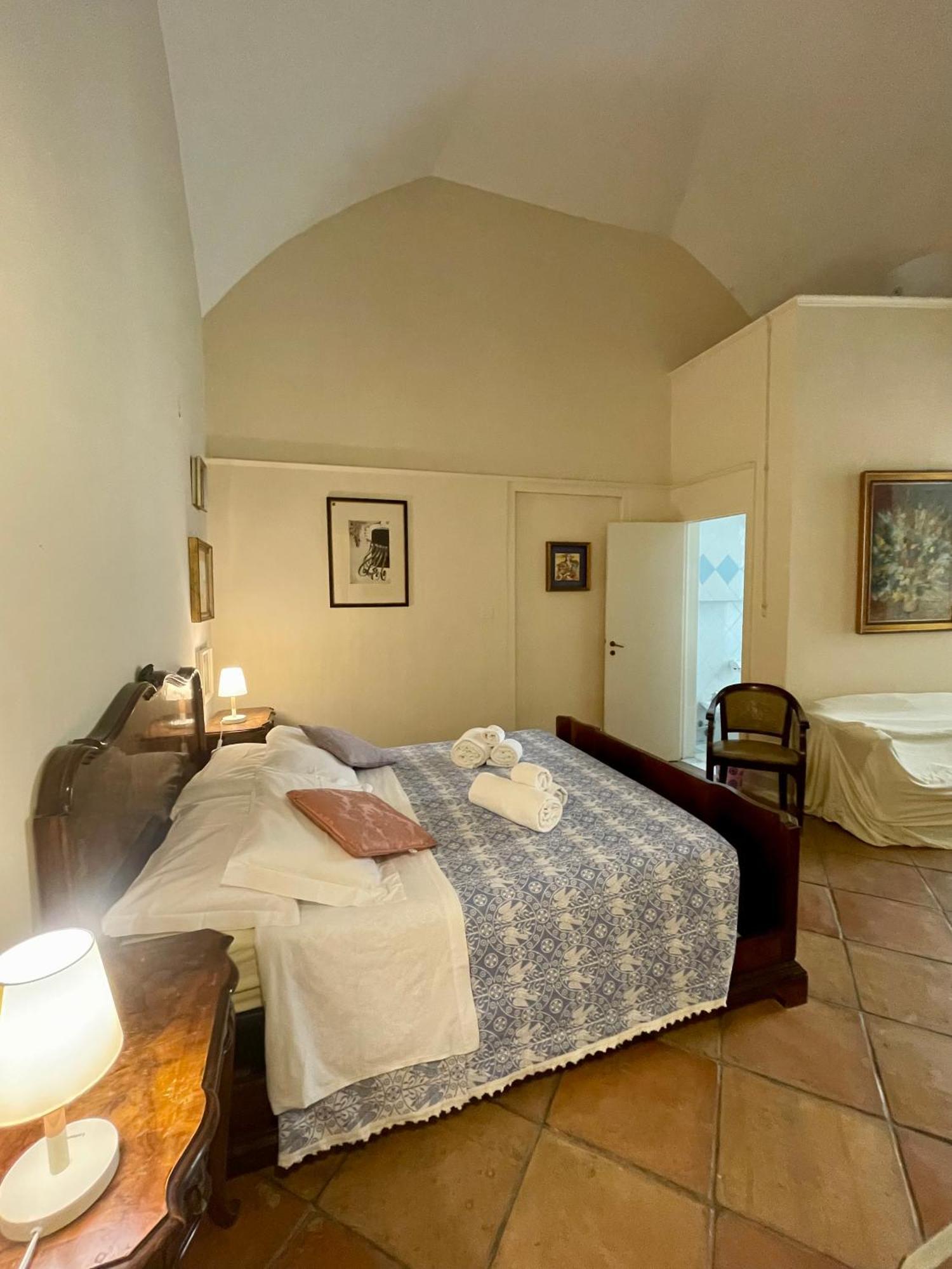 4 Balconi Rooms- Dimora Arditi B&B Lecce Exteriör bild